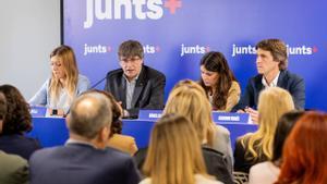 Carles Puigdemont preside la primera reunión interna de Junts tras el 12M