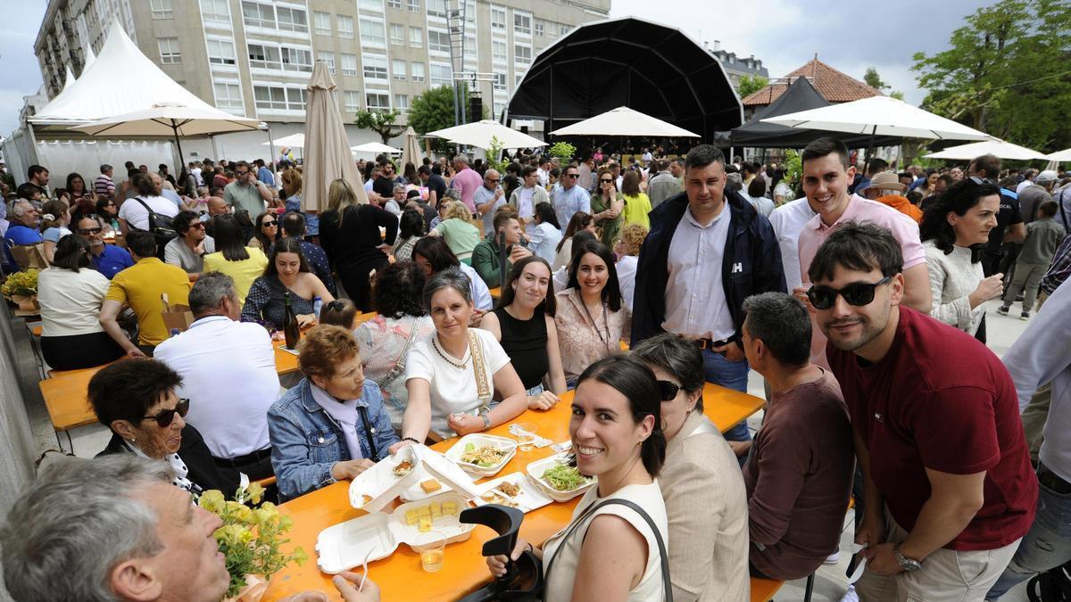 A Praza da Constitución será o epicentro da degustación da LII Festa do Salmón no seu día grande.