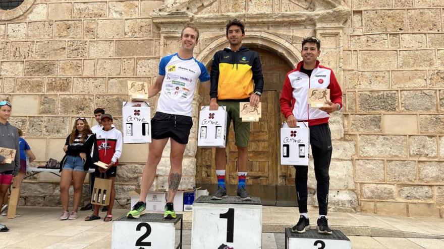 El Triatlón Duero, en el podio. | Cedida