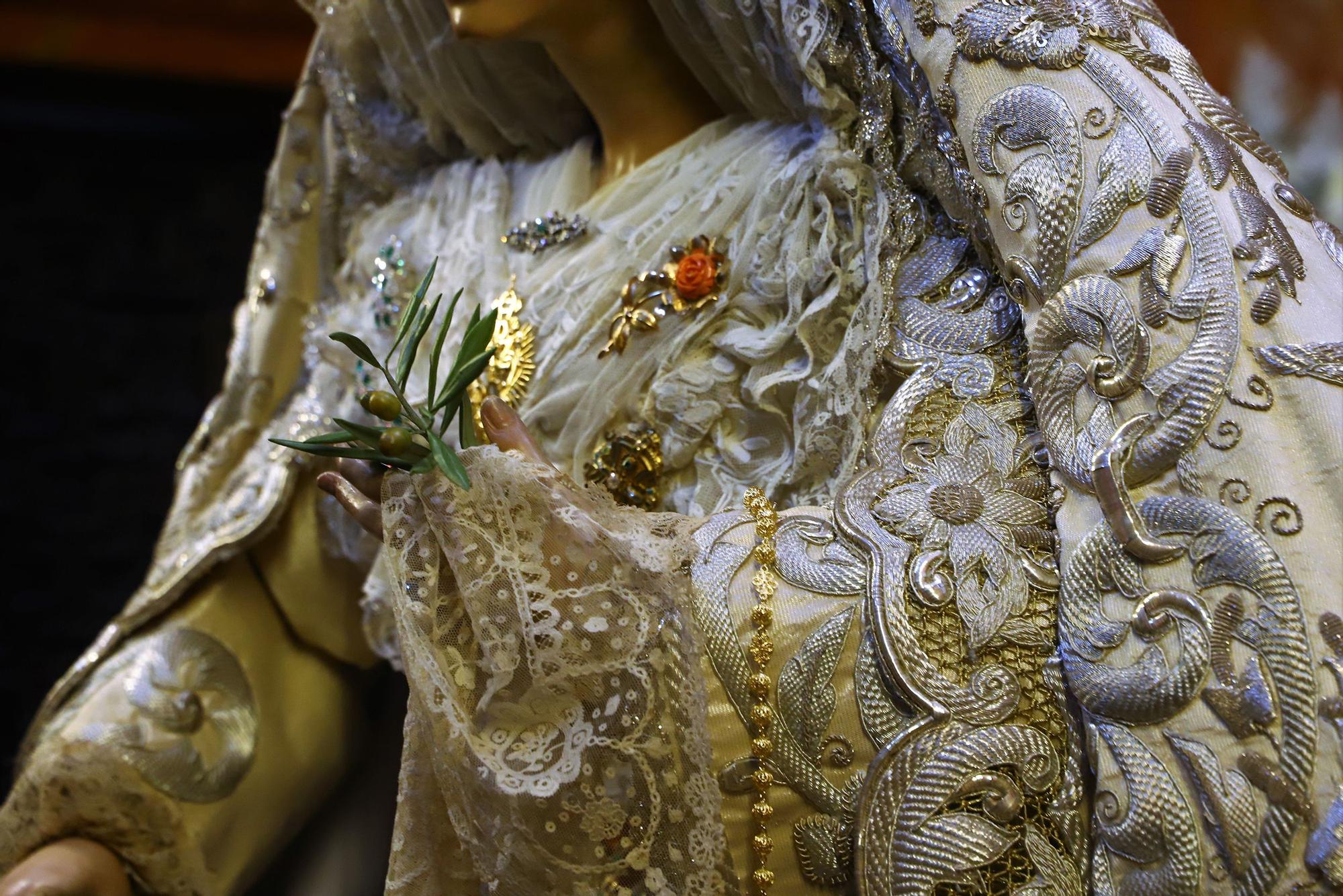 Besamanos de la Virgen de LaPaz en la Mezquita-Catedral