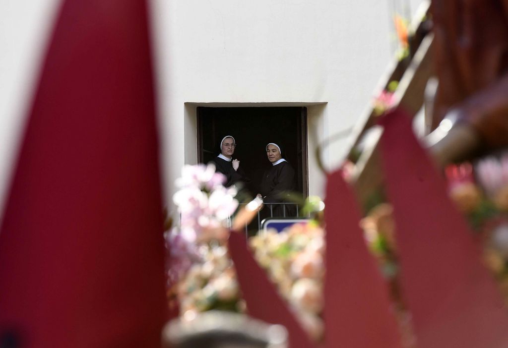 Procesión de la Misericordia este Viernes Santo en Murcia, en imágenes