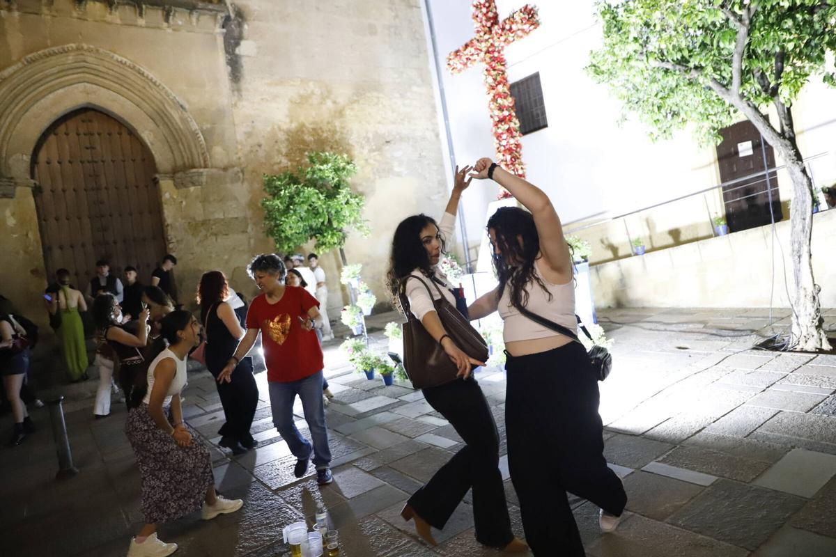 Noche de ‘juernes’ en las Cruces de Córdoba