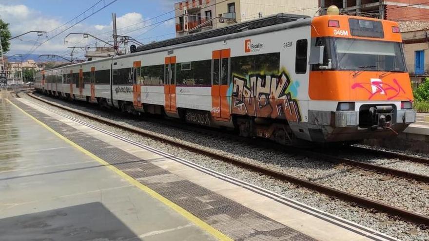 Tren a Figueres, en una imatge d&#039;arxiu.