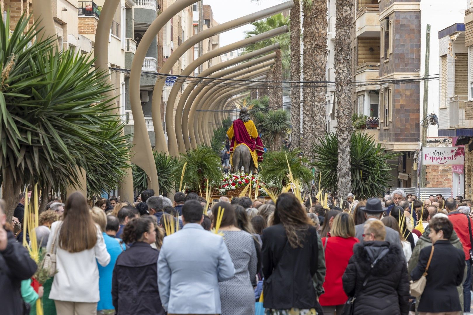 Bendición y procesión de Las Palmas en Torrevieja de Domingo de Ramos en la Semana Santa 2024