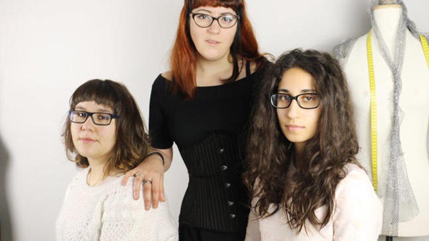 Las estudiantes de O Morrazo y Vigo Cecilia Estévez, Noelia Filgueira y Alba Barcia.