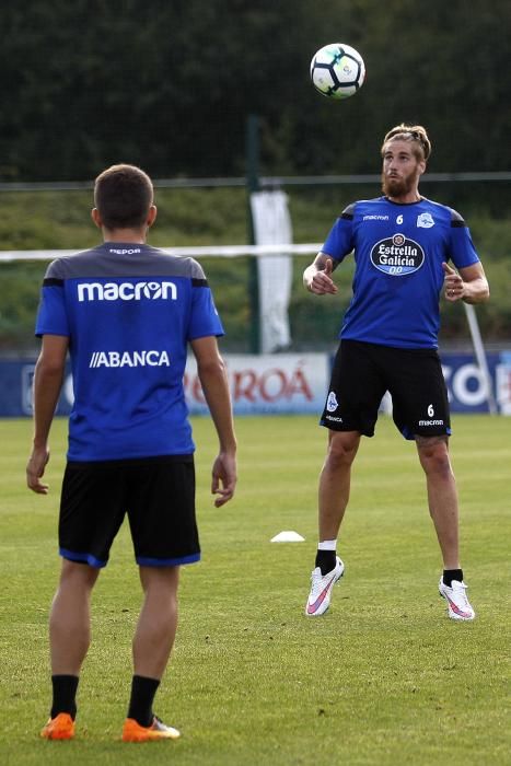 El Dépor se entrena tras el duelo ante el Betis