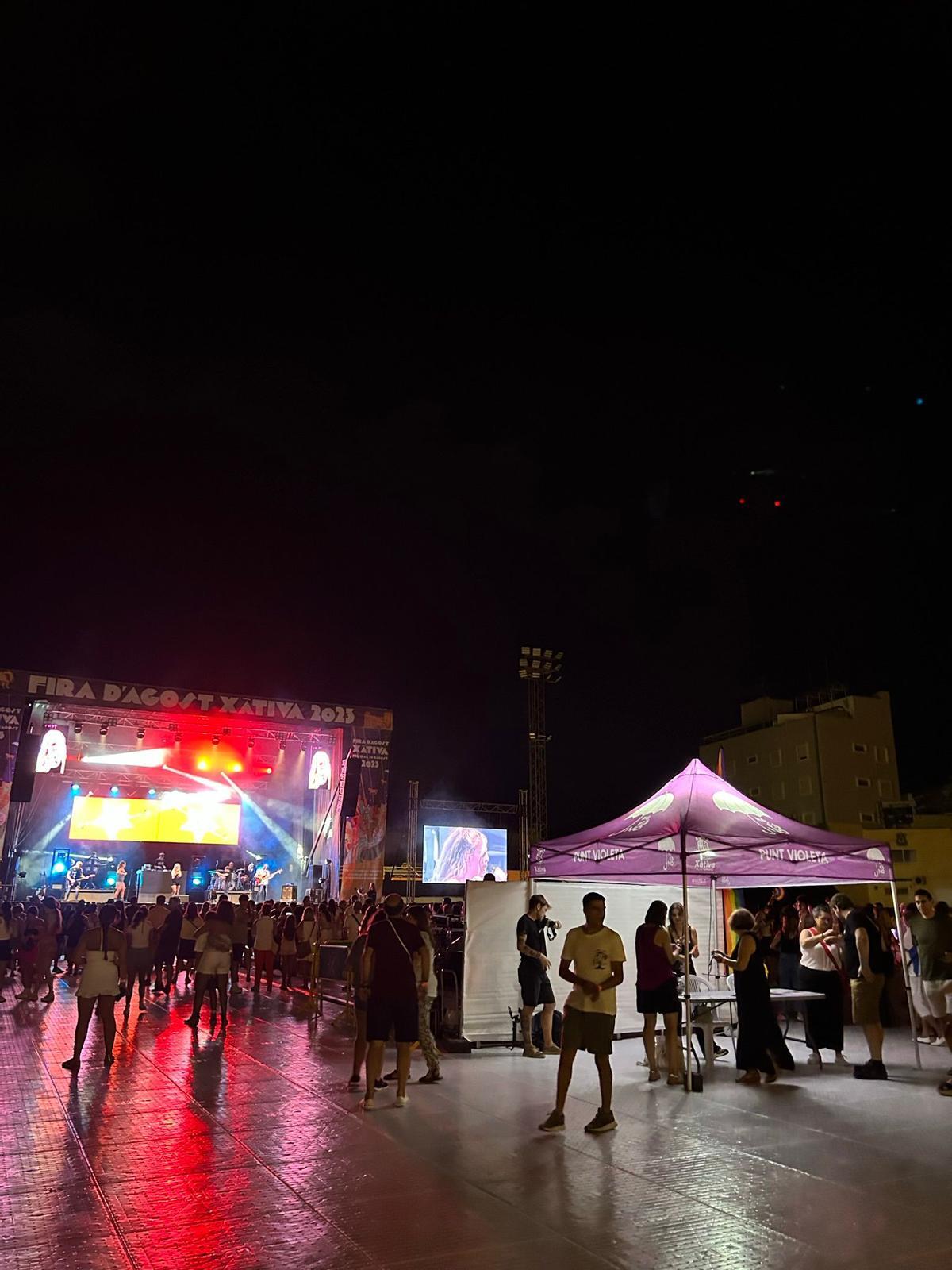 Punt violeta als concerts de Fira d'Agost