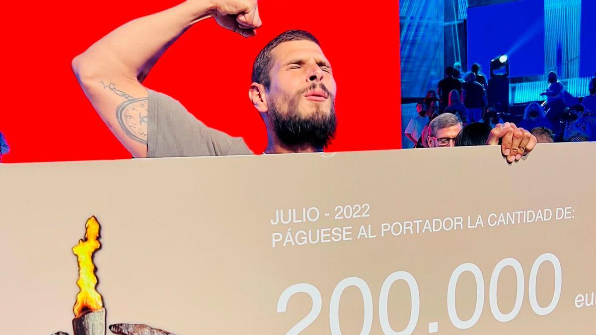 Le roban el cheque de 200.000 euros a Alejandro Nieto tras la final