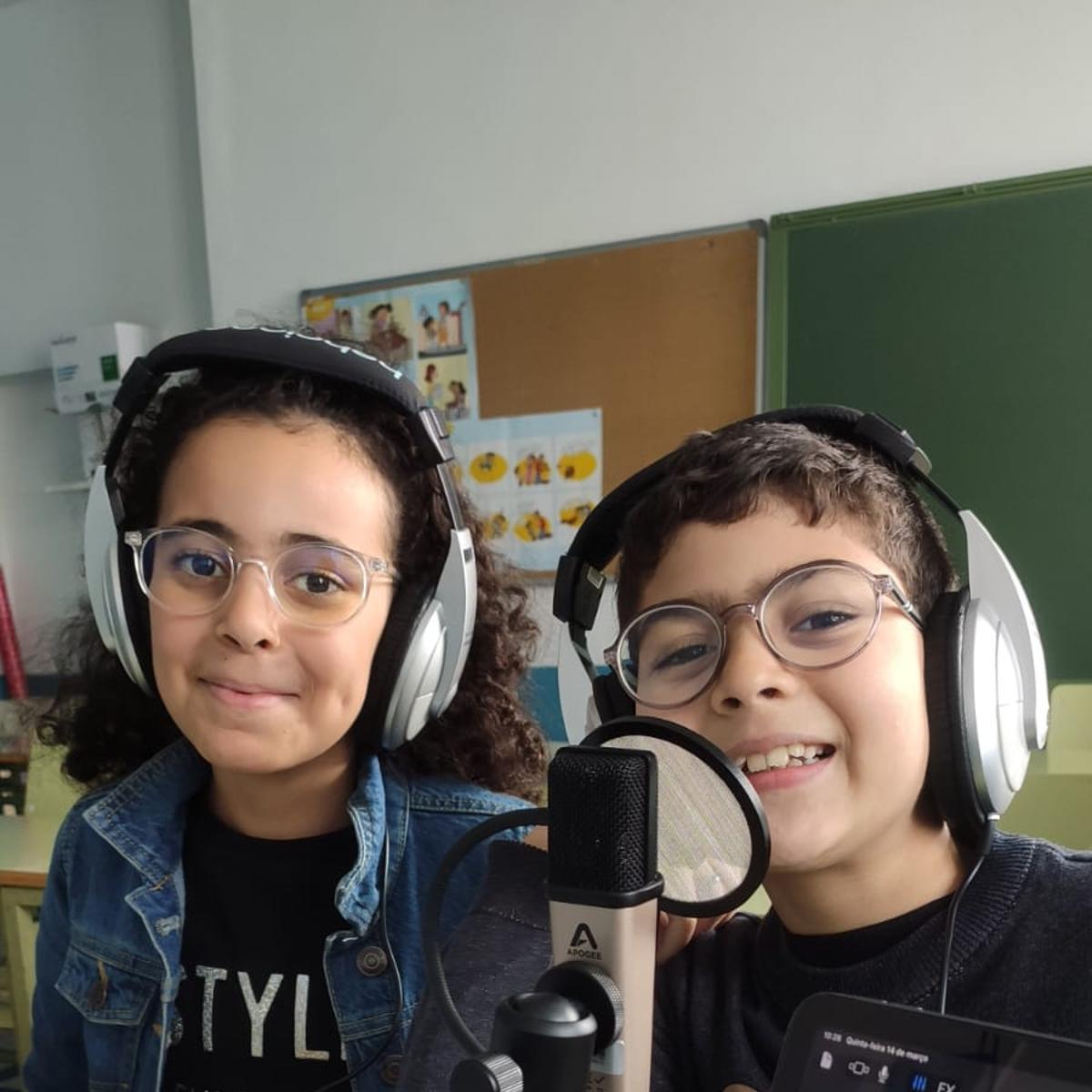 Alumnos del Colegio  Español de Rabat locutan  el programa.