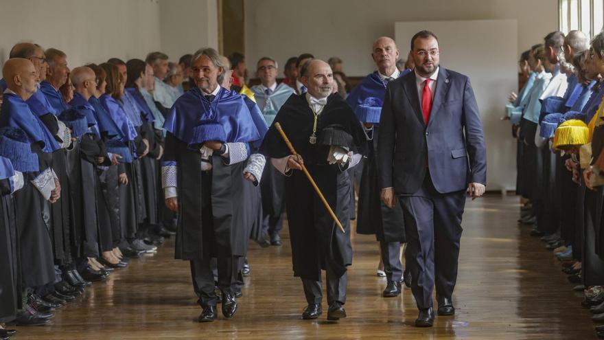 El Rector se marca como objetivo traer a premios Nobel y Princesa para que participen en actos de la Universidad