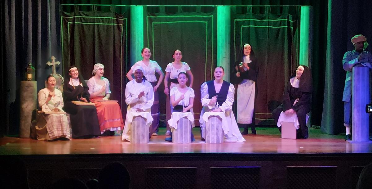 'Un consejo os voy a dar': El talento del Bachillerato de Artes del IES Grande Covián de Zaragoza se sube al escenario
