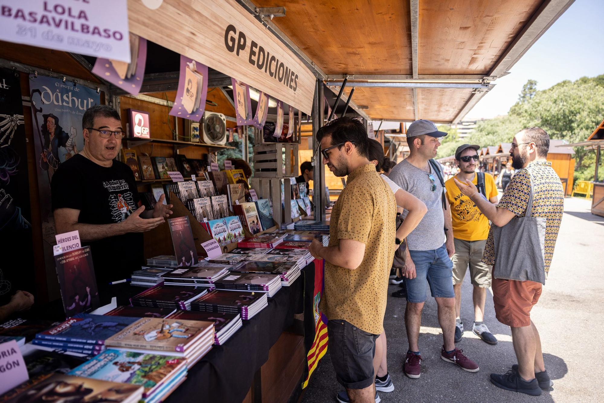 En imágenes | La Feria del Libro regresa al Parque Labordeta de Zaragoza
