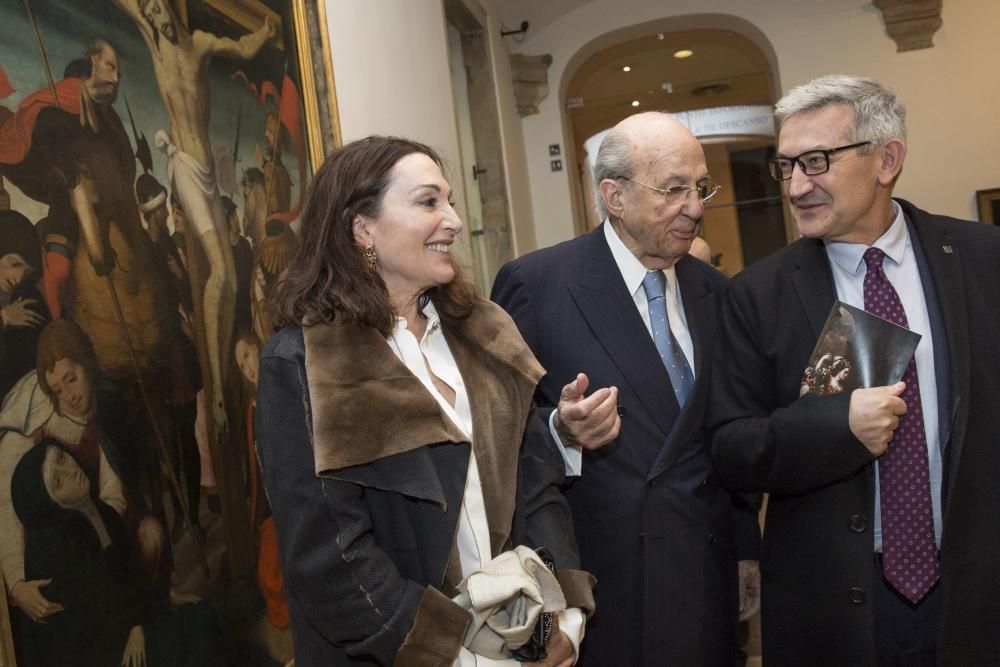 Plácido Arango acude junto a Javier Fernández a la inauguración de su exposición en el Bellas Artes