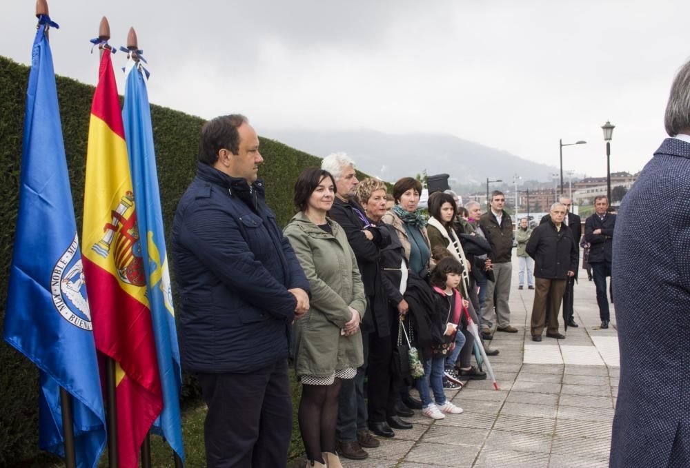 Descubrimiento de la placa de Isidro Langara en el