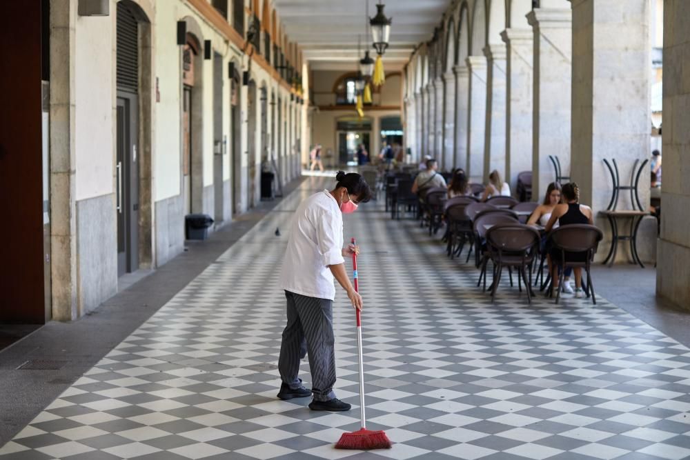 Arrenquen les restriccions per frenar la propagació del coronavirus a Girona i Salt