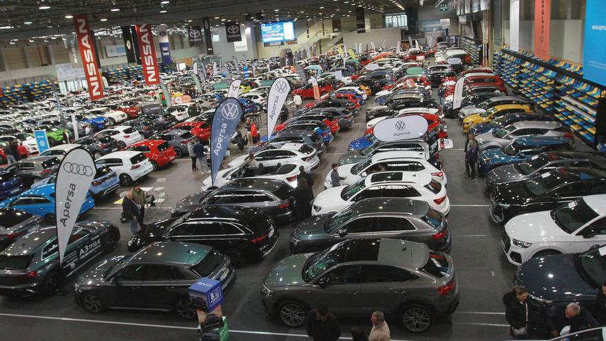 Vista de la gran oferta de marcas y modelos de Car Outlet Ourense. |  Iñaki Osorio