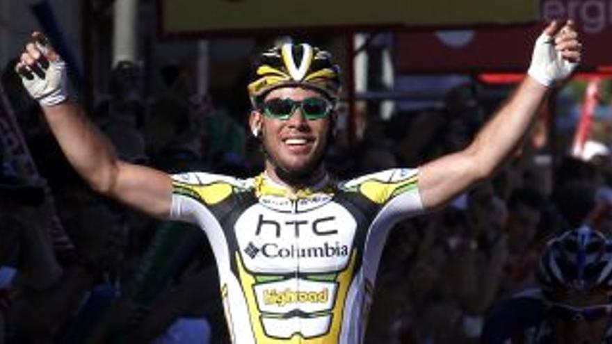 Cavendish inaugura su palmarés en la Vuelta, Igor Antón sigue líder