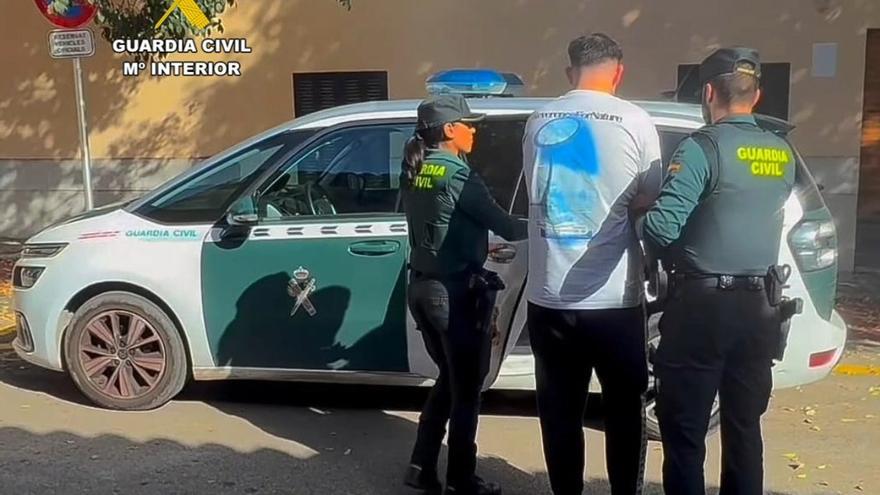 Un ladrón robó efectos por valor de 1.600 euros dentro de coches a turistas en miradores de la Serra de Tramuntana