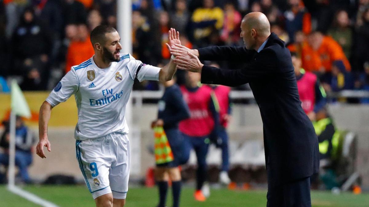 El Madrid tuvo una ocasión en Anfield: Benzema mandó el balón al palo
