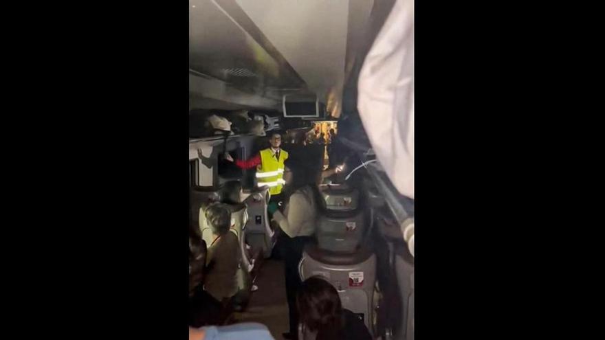 "Necesitamos la colaboración de todos": la advertencia de un asistente en el tren descarrilado en Córdoba