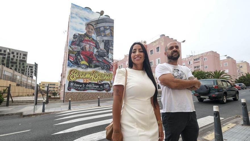 "Siempre es siempre": este barrio de Las Palmas de Gran Canaria convierte una pared en el recuerdo del piloto Jéremy Bernet