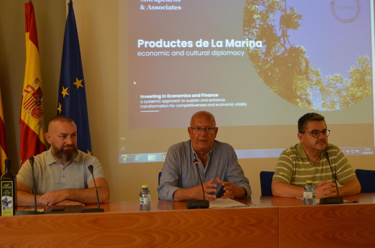 Jaume Mora Pedrós, el alcalde de Dénia y Floren Terrades, de la oficina de la innovación y creación
