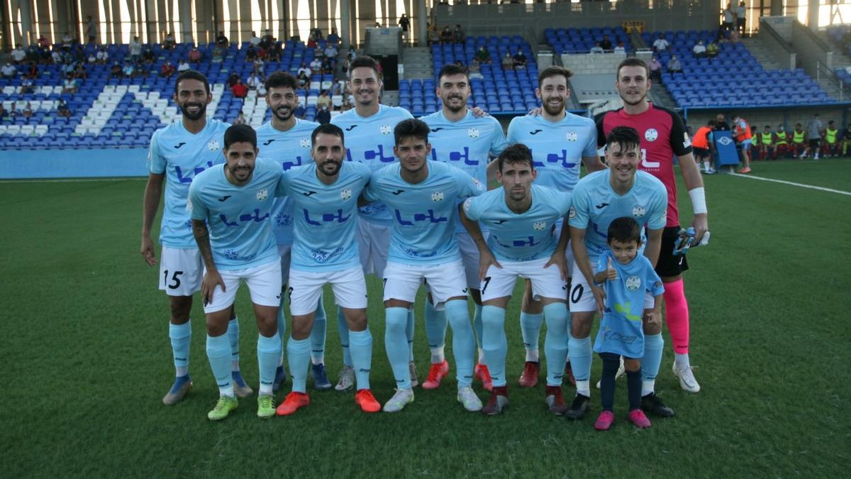 Formación del Ciudad de Lucena ante el Utrera.