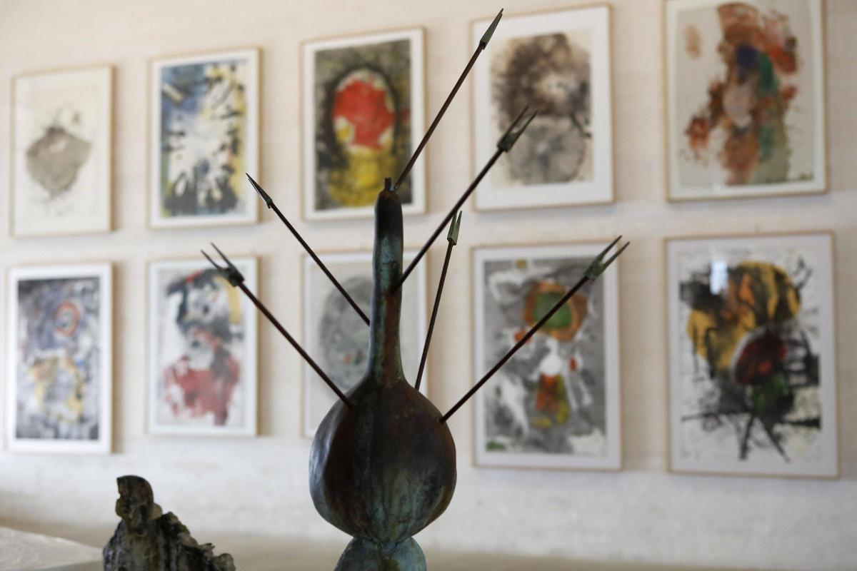 Skulptur und Monotypien in der Ausstellung &quot;Miró, 1983&quot;