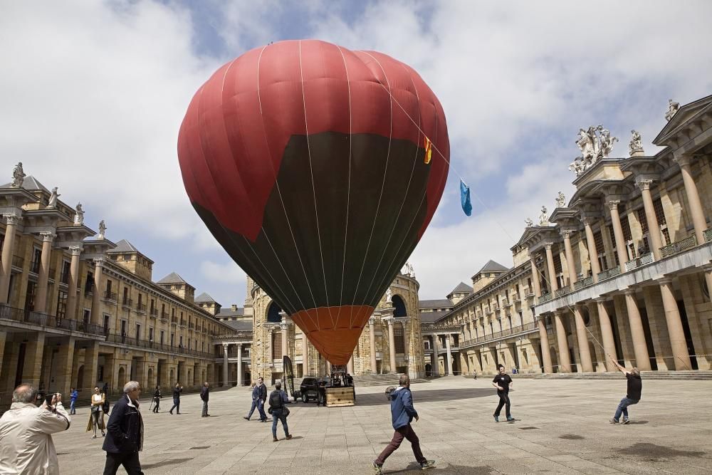 Presentación de la I Regata de globos aerostáticos de Gijón