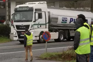 El Gobierno anuncia "contundencia" contra los piquetes de camioneros