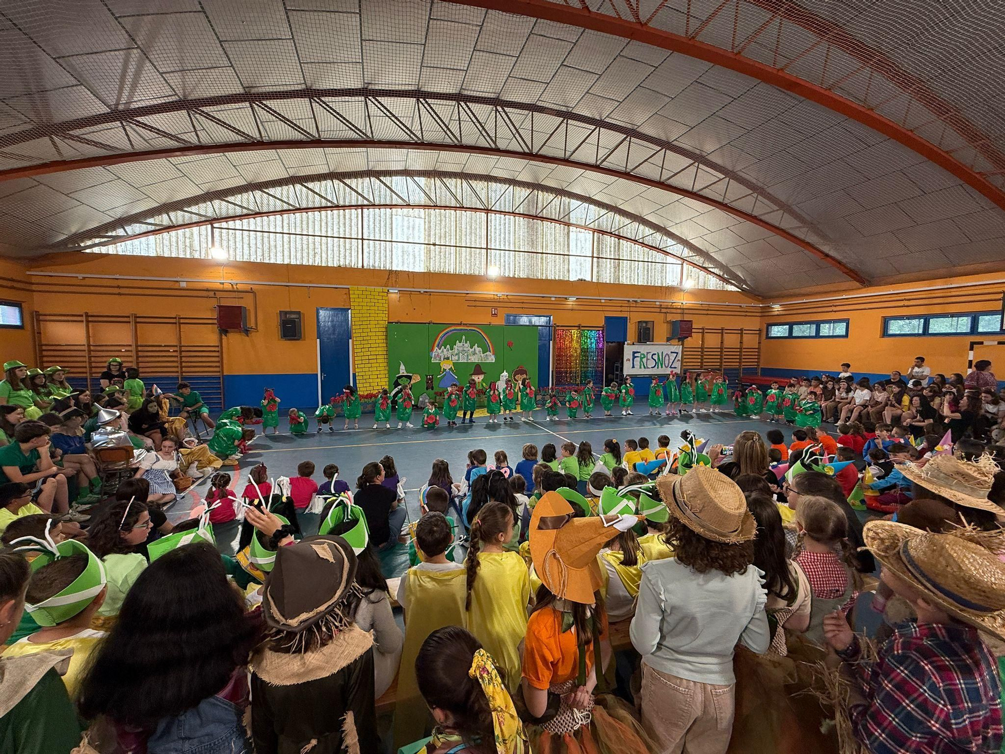 Así es "Fresnoz", la versión de los alumnos del Virgen del Fresno del mundo de Oz