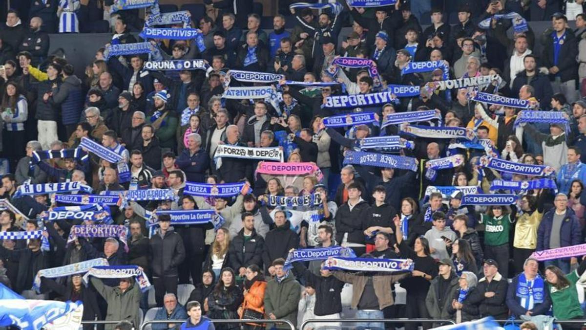 Entre la quedada frustrada y la magia de un Riazor pleno