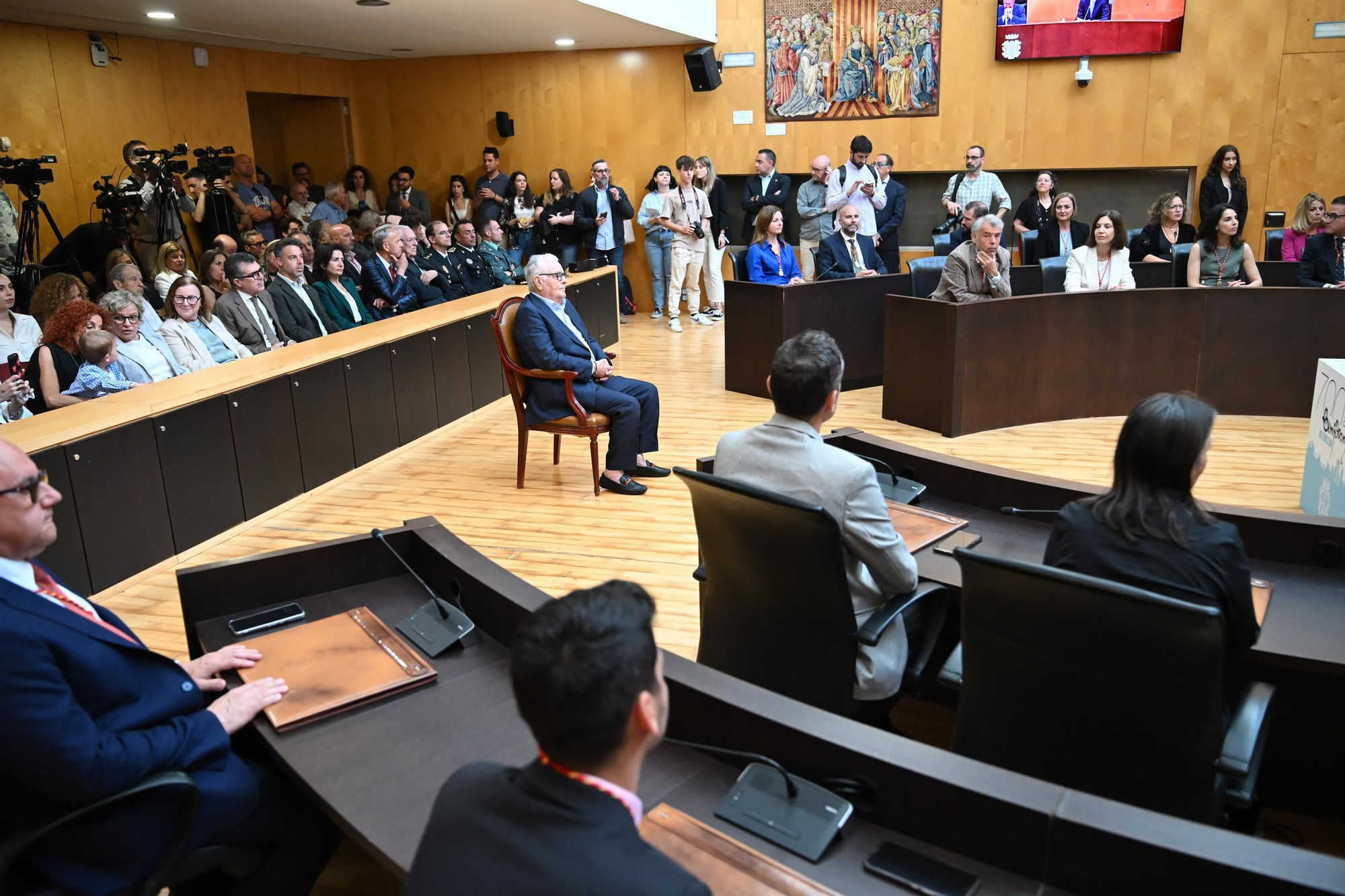 Celebración del Día de Europa en Benidorm y entrega de la distinción a Enrique Ballester