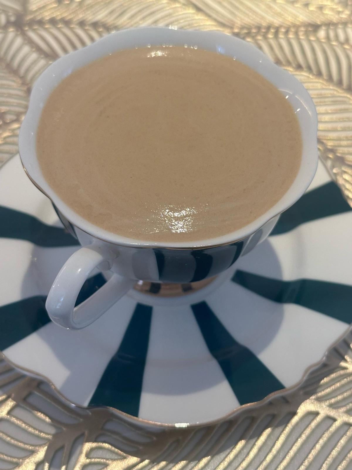 Espuma de cremaet con helado de café.