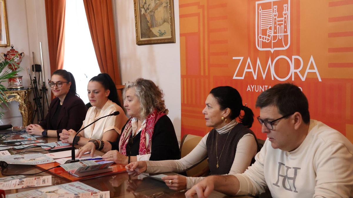 Laura Manteca, Carmen Vicente, Auxiliadora Fernández, Susana Santiago y David Lozano.