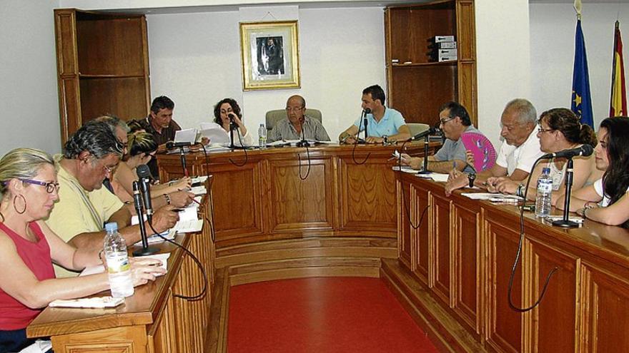 El pleno municipal aprueba la ordenanza de bodas civiles