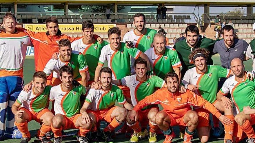 Sergio Tafalla, con la plantilla del CD Giner de los Ríos