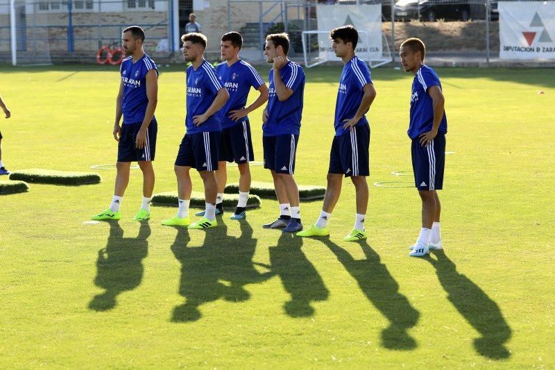 Entrenamiento del Real Zaragoza previo al partido de mañana