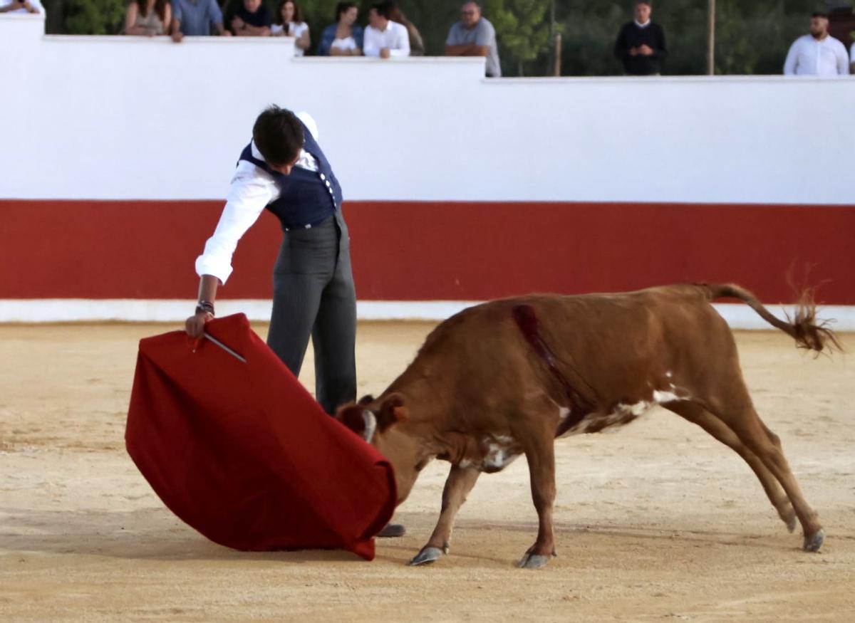 Vicente Barrera y Pepín Líria invitados de lujo en la ganadería de Paco Martí Vicente Barrera y Pepín Líria invitados de lujo en la ganadería de Paco Martí