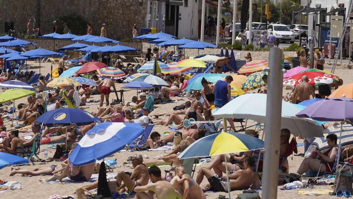 La platja de Blanes, aquest estiu. | MARC MARTÍ