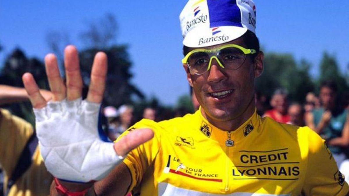 Fue un 23 de julio de 1995 cuando Miguel Indurain (Villava, Navarra, 61 años) entró en la historia del Tour al convertirse en el primer ciclista en ganar cinco veces consecutivas el maillot amarillo en París.