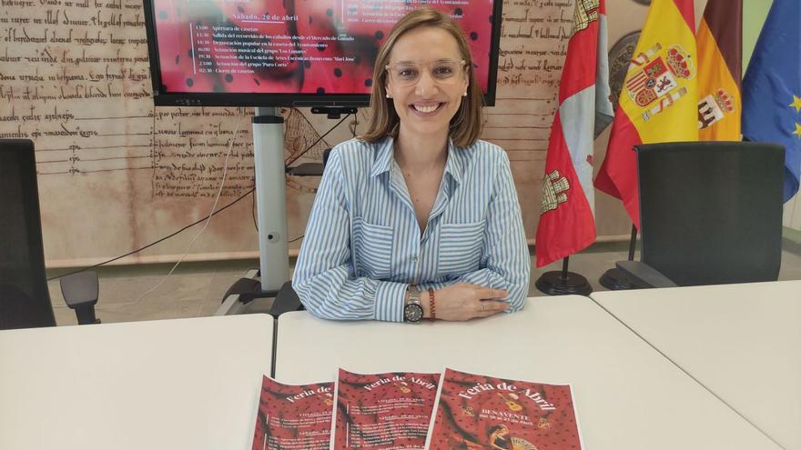 La concejala de Ferias, Sara Casquero, durante la presentación. | E. P.