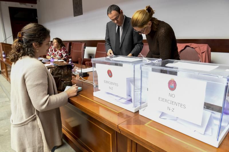 31-01-20 GENTE Y CULTURA. COLEGIO DE ABOGADOS. LAS PALMAS DE GRAN CANARIA. Votaciones para el cambio de nombre en el Colegio de Abogados.     Fotos: Juan Castro.  | 31/01/2020 | Fotógrafo: Juan Carlos Castro