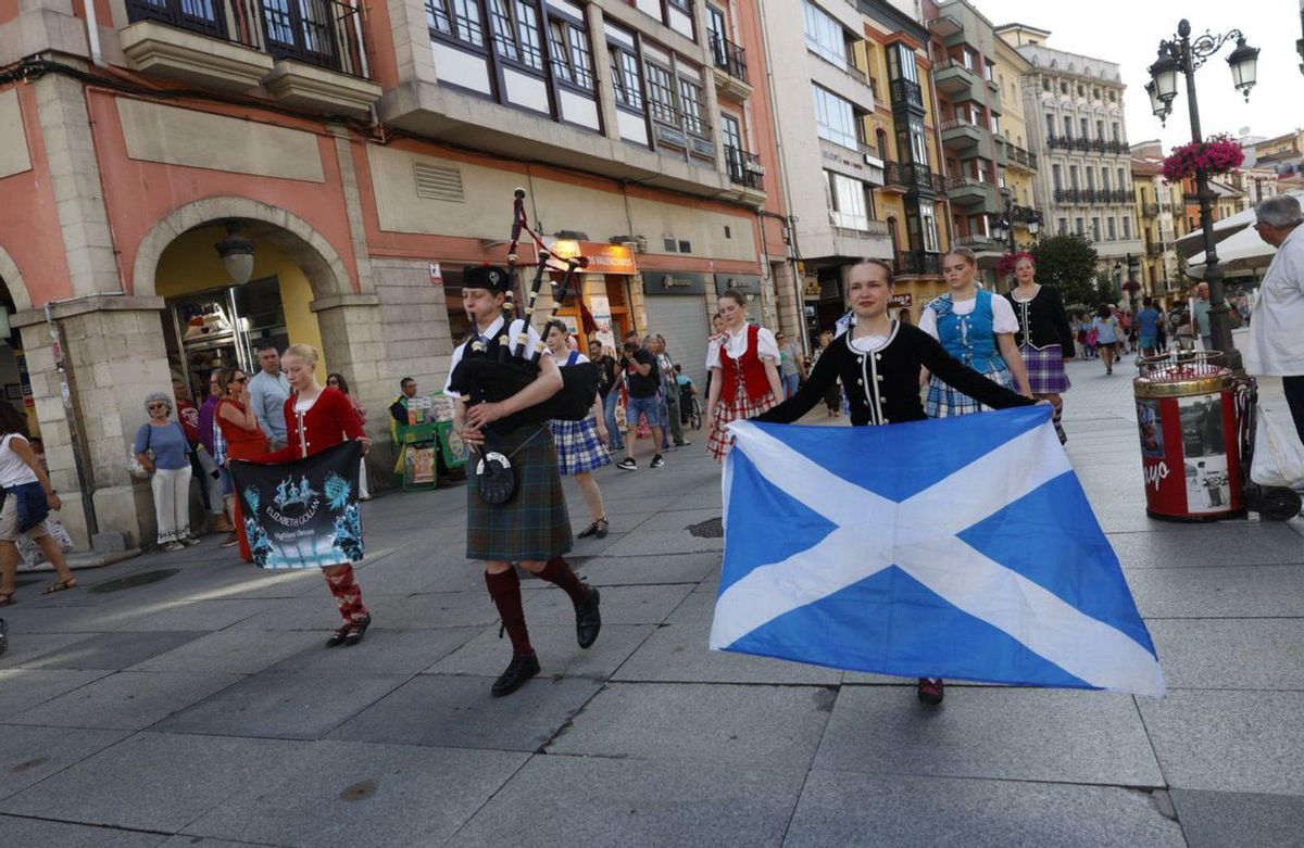 Bretaña y Galicia, protagonistas en Avilés del Intercéltico, e Irlanda en Cangas de Onís