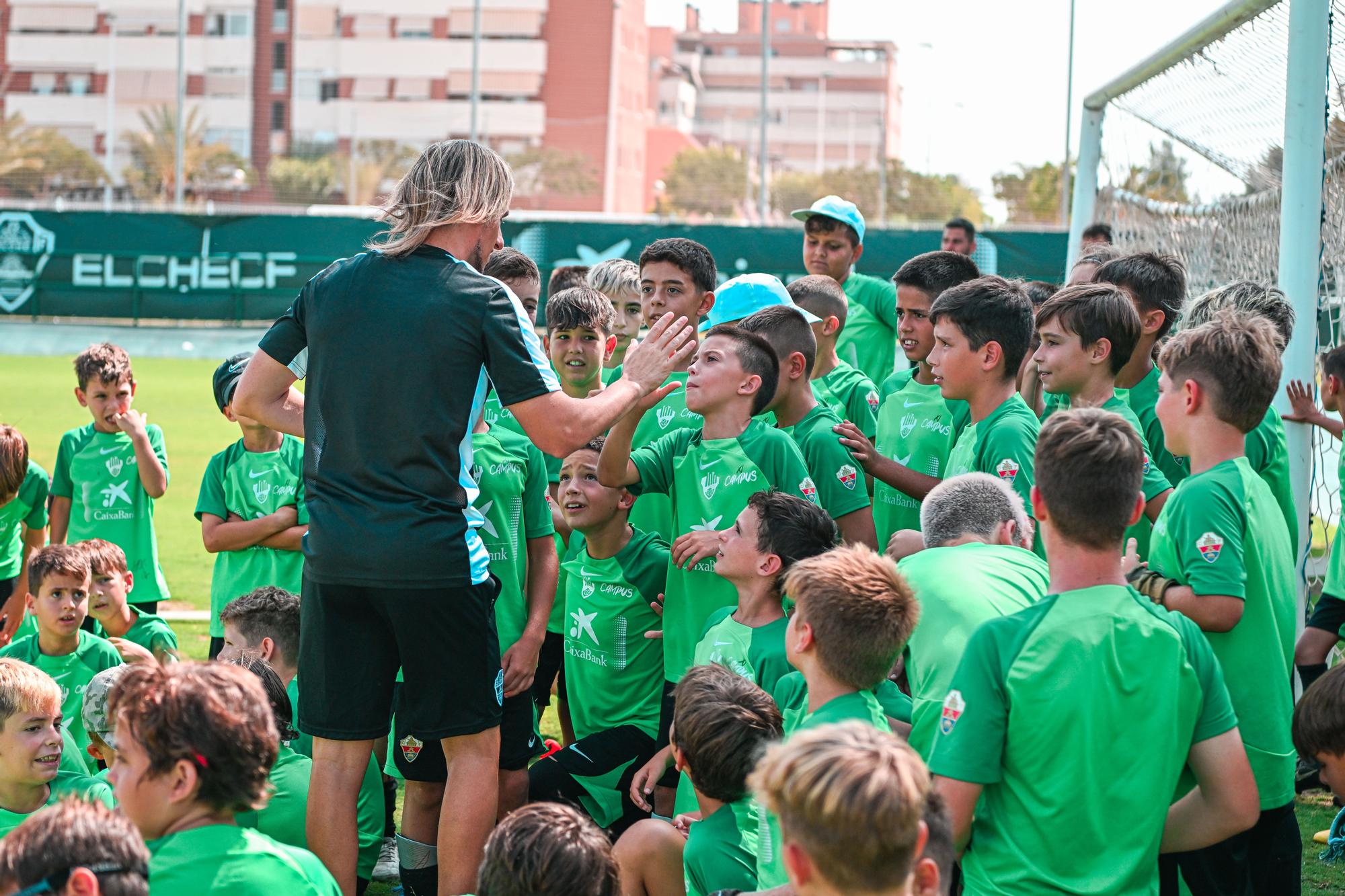 El entrenador del Elche CF, Sebastián Beccacece, visita el XI Campus de Verano