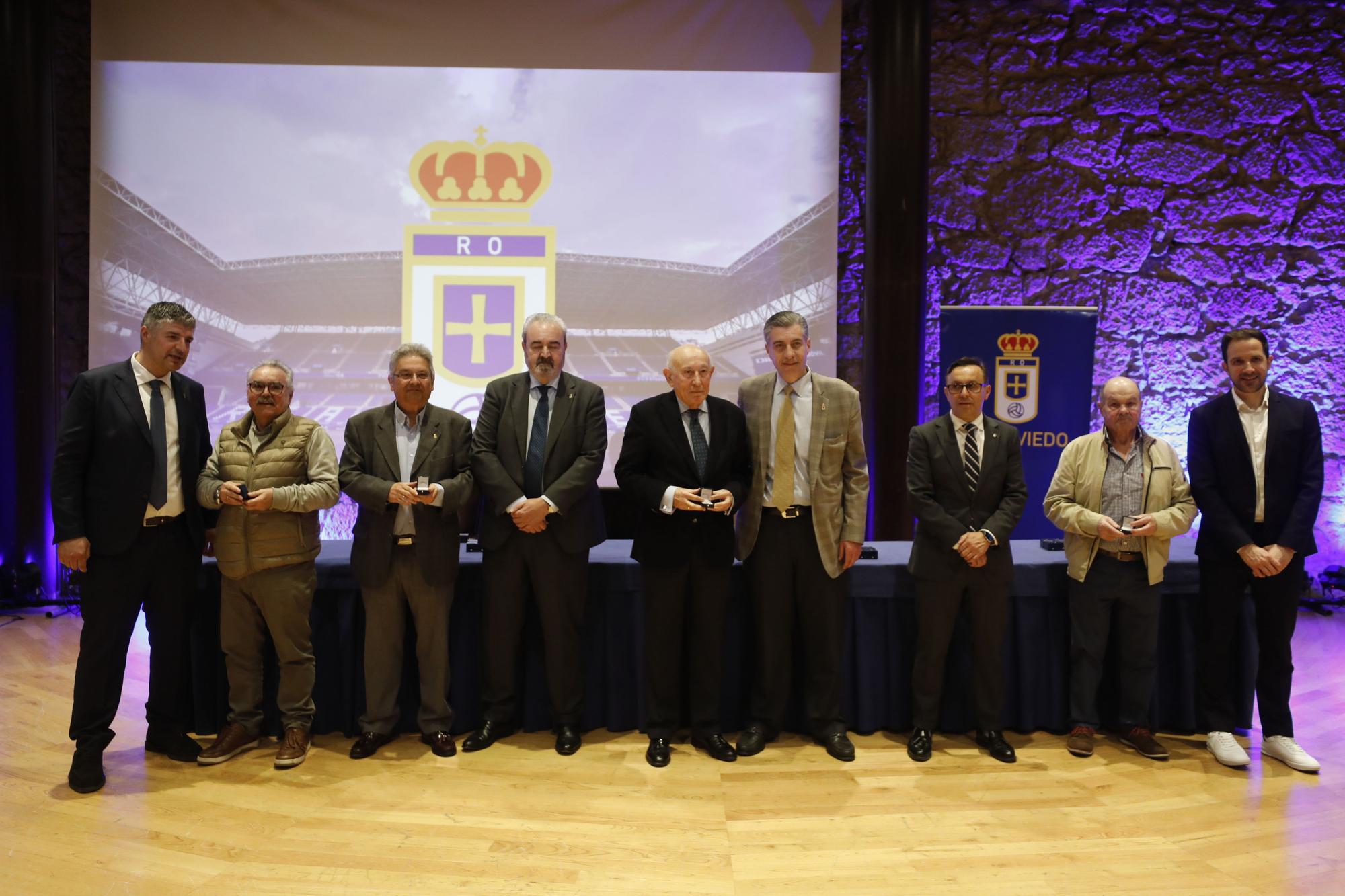 EN IMÁGENES: El Oviedo homenajea a sus abonados más antiguos