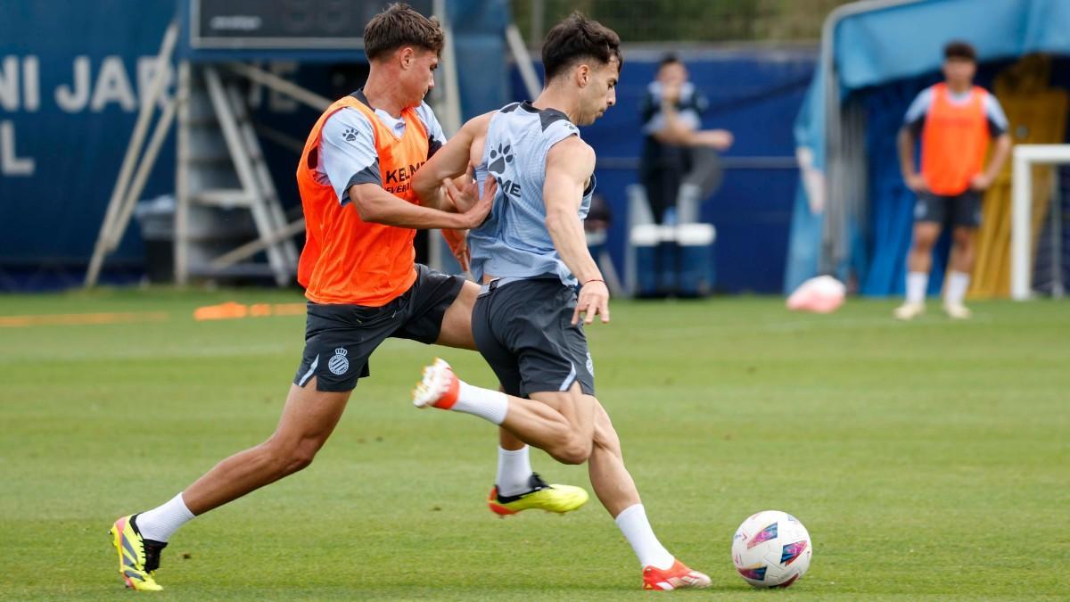 Jugadores del Espanyol durante la sesión