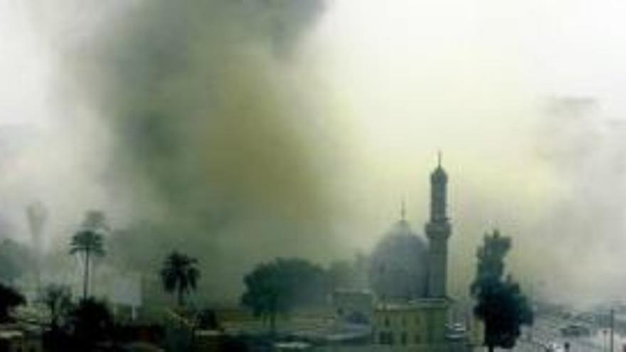 El terror vuelve a Bagdad con tres atentados suicidas a embajadas