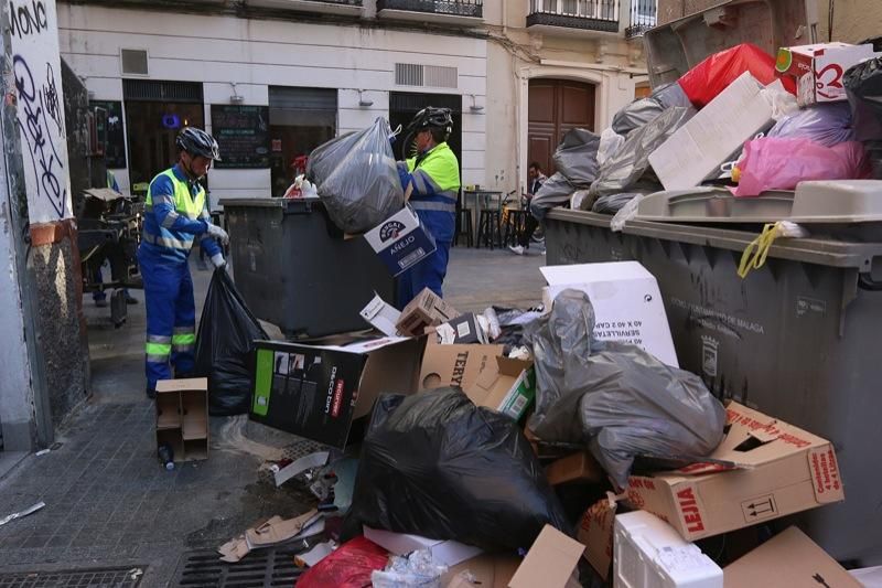 Limasa ya recoge la basura del centro de Málaga