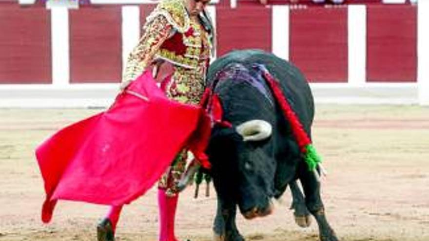 Oreja para Perera y Morante